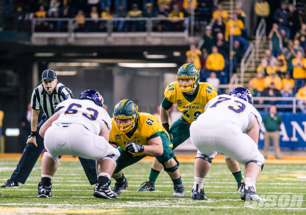 Nick DeLuca reads the offense against Western Illinois in the Harvest bowl